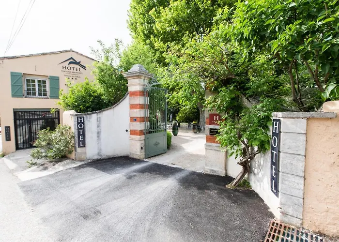 Hotel & Spa Ventoux Provence "Domaine Des Tilleuls"