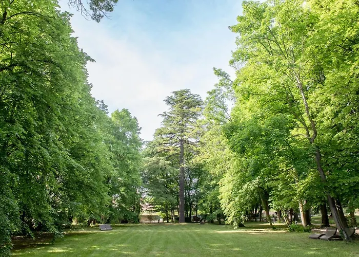 Hotel & Spa Ventoux Provence "Domaine Des Tilleuls"